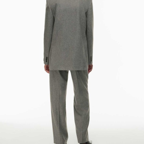 New Destiny Blazer
Wool-cashmere classic-fit blazer - Picture 3 of 16